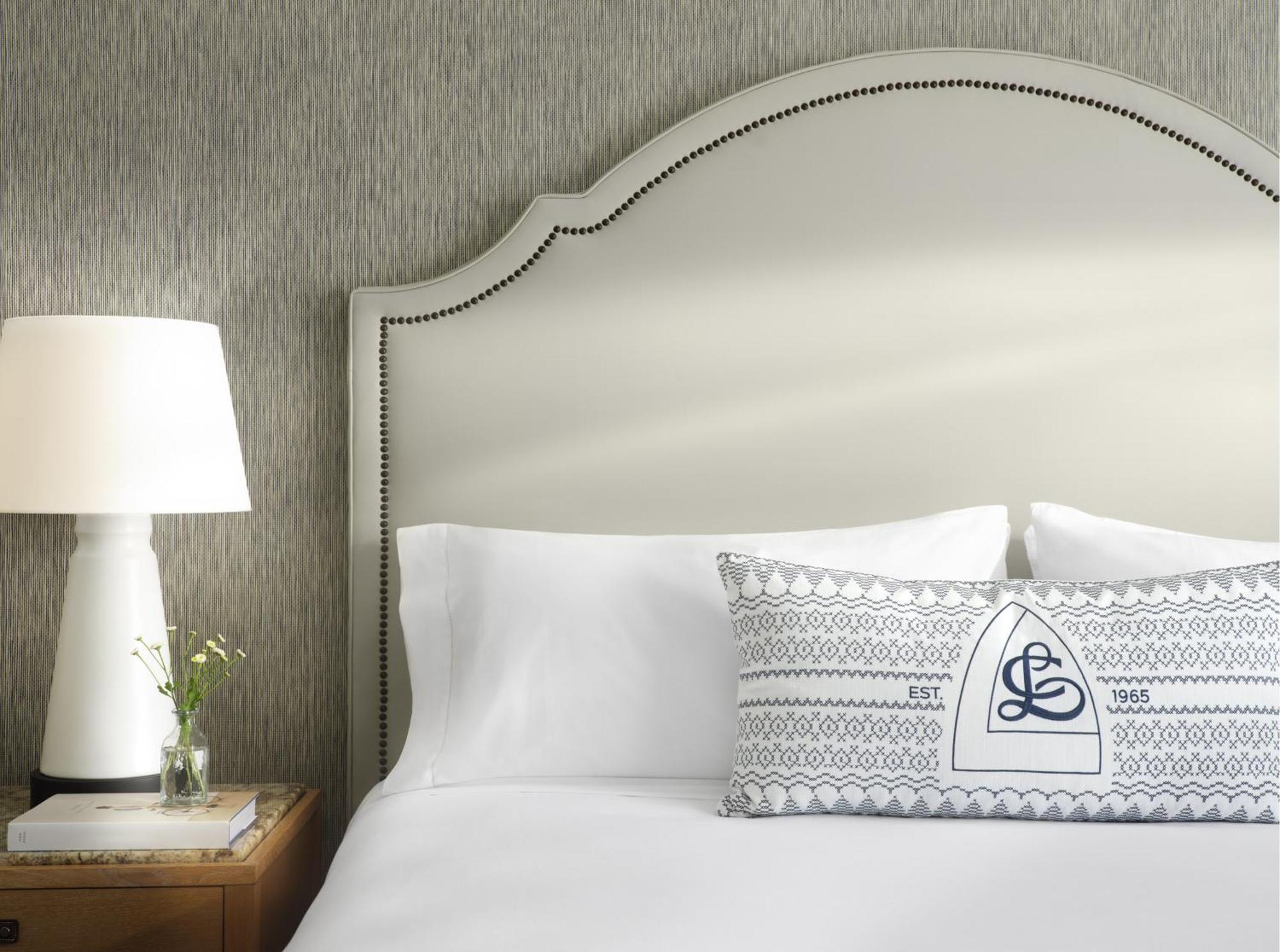Resort  Room 1 King Bed
